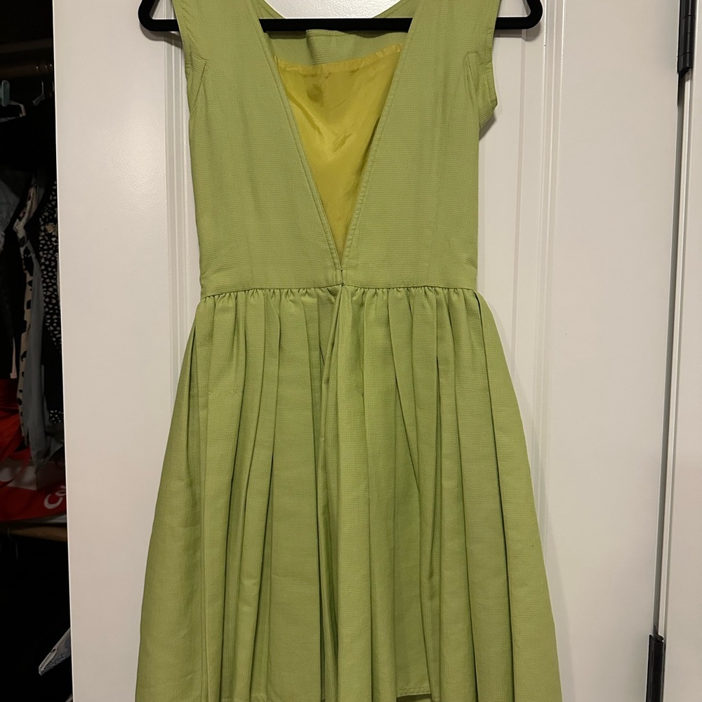 ✨ Vintage 1990’s Isaac Mizrahi plunge back pleated dress - Picture 2 of 6